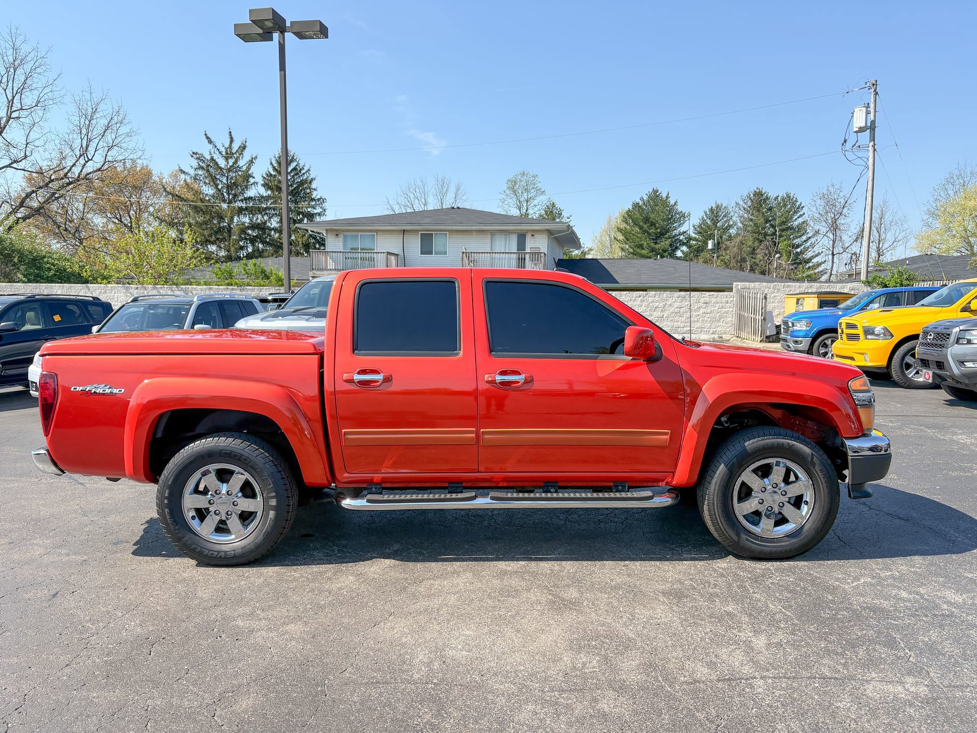 Used 2010 GMC Canyon SLE image 16