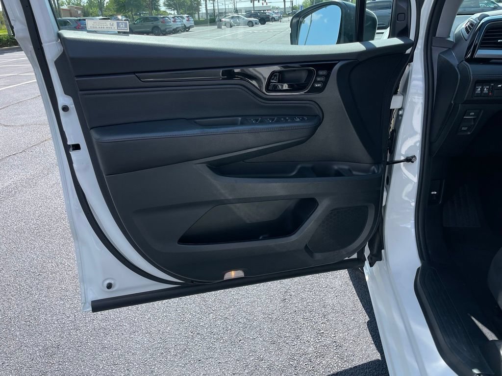 Certified 2024 Honda Odyssey Touring image 24