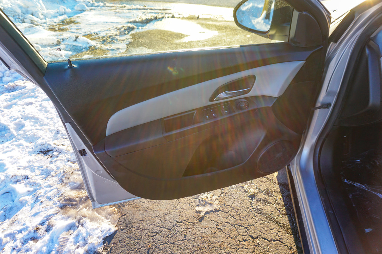 Used 2014 Chevrolet Cruze LS image 23