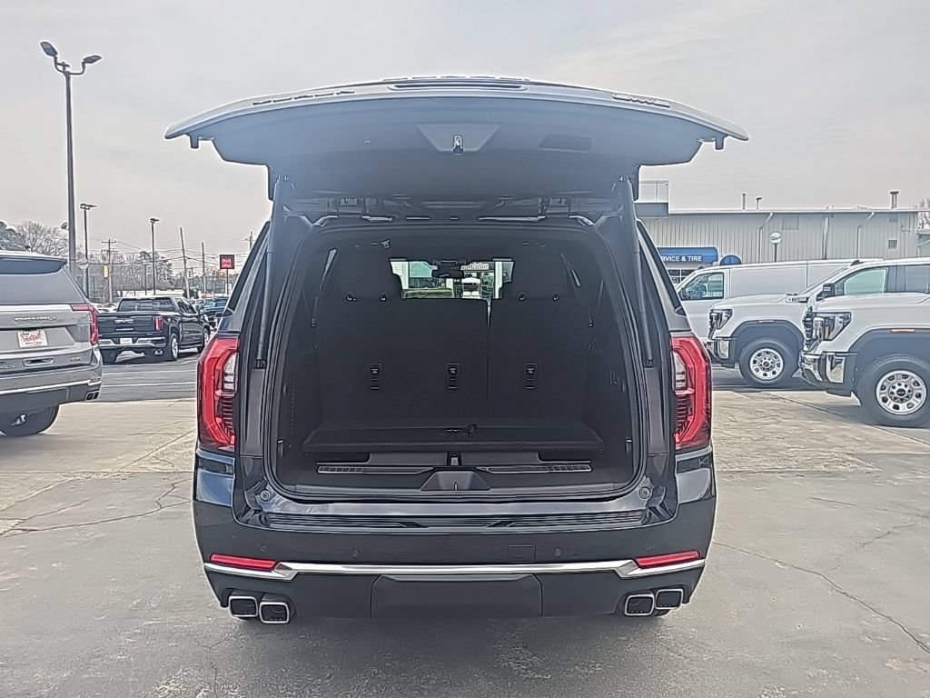 Used 2026 GMC Yukon XL Denali w/ Sun & Power Step Package AWD/4WD image 10