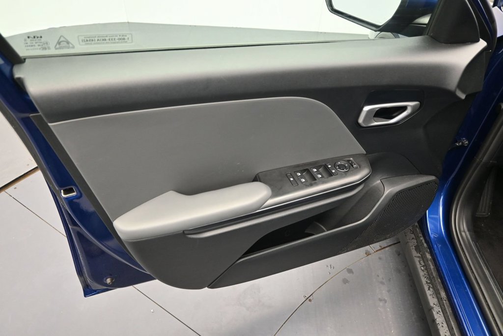 Certified 2025 Kia K4 FWD image 17
