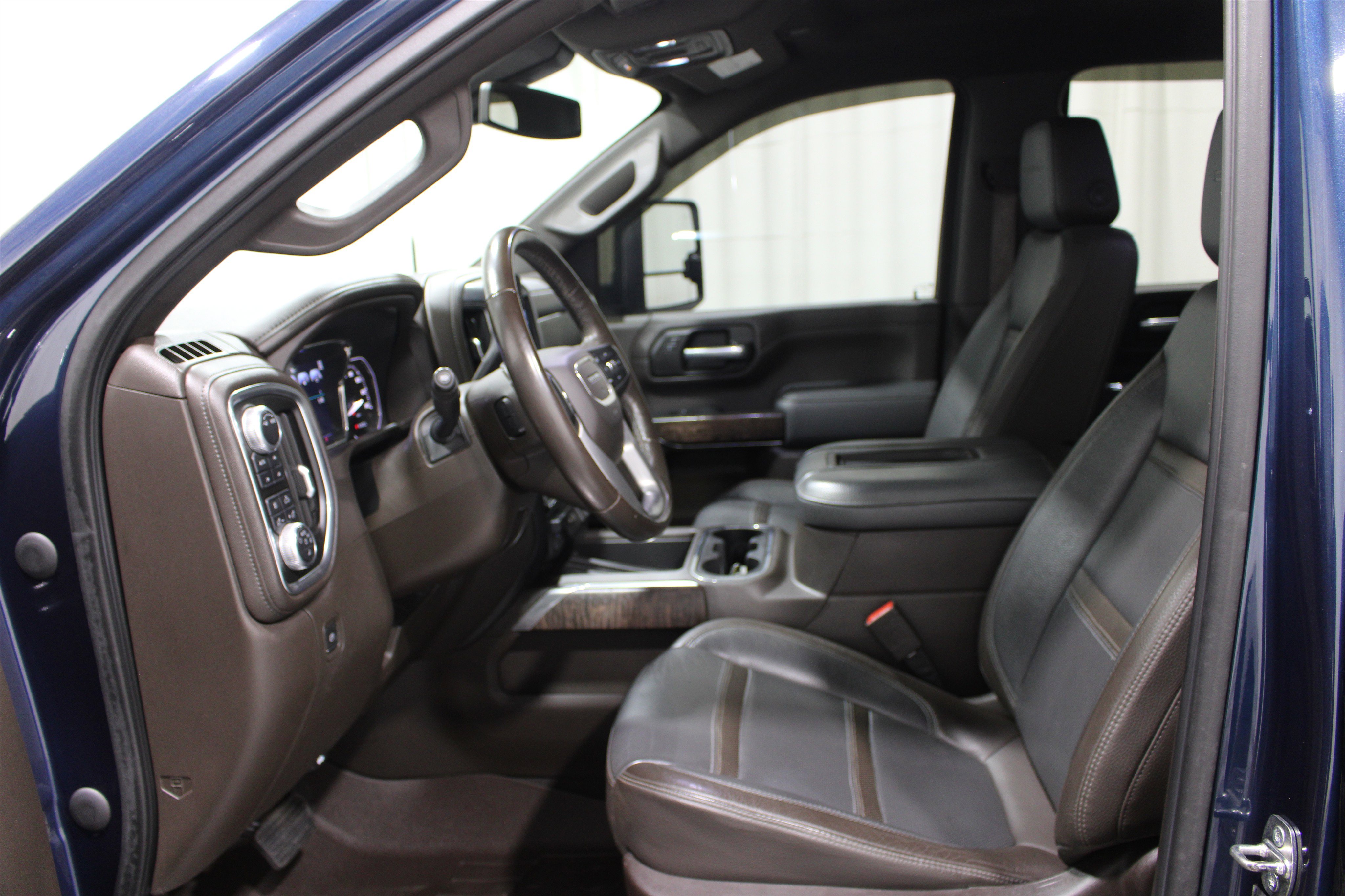 Used 2020 GMC Sierra 2500 Denali AWD/4WD image 3