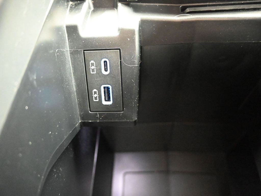 Used 2024 Toyota Sienna XLE image 22