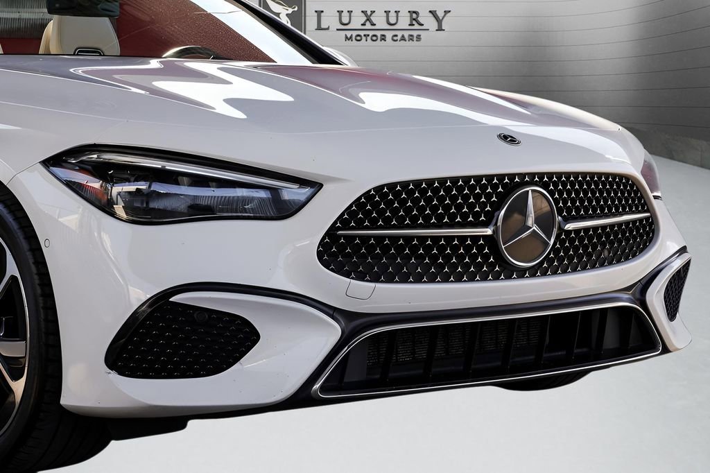 Used 2024 Mercedes-Benz CLE 300 4MATIC Cabriolet image 18