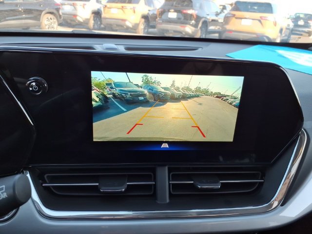 New 2026 Chevrolet Trax LT w/ Sunroof Package FWD image 12