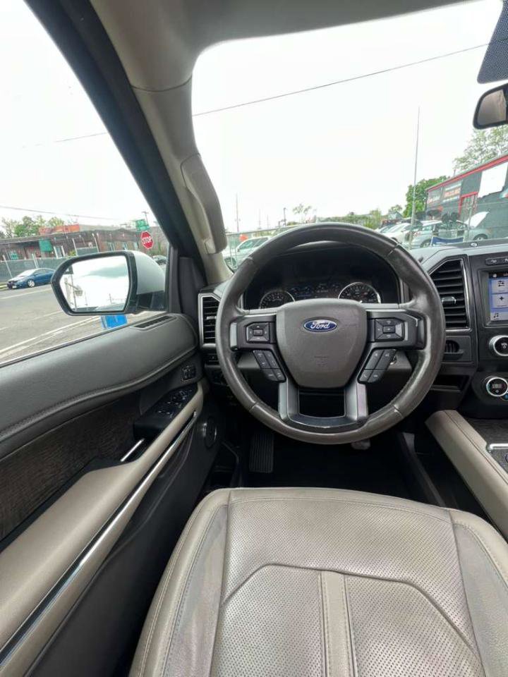 Used 2019 Ford Expedition Limited w/ Equipment Group 302A AWD/4WD image 19