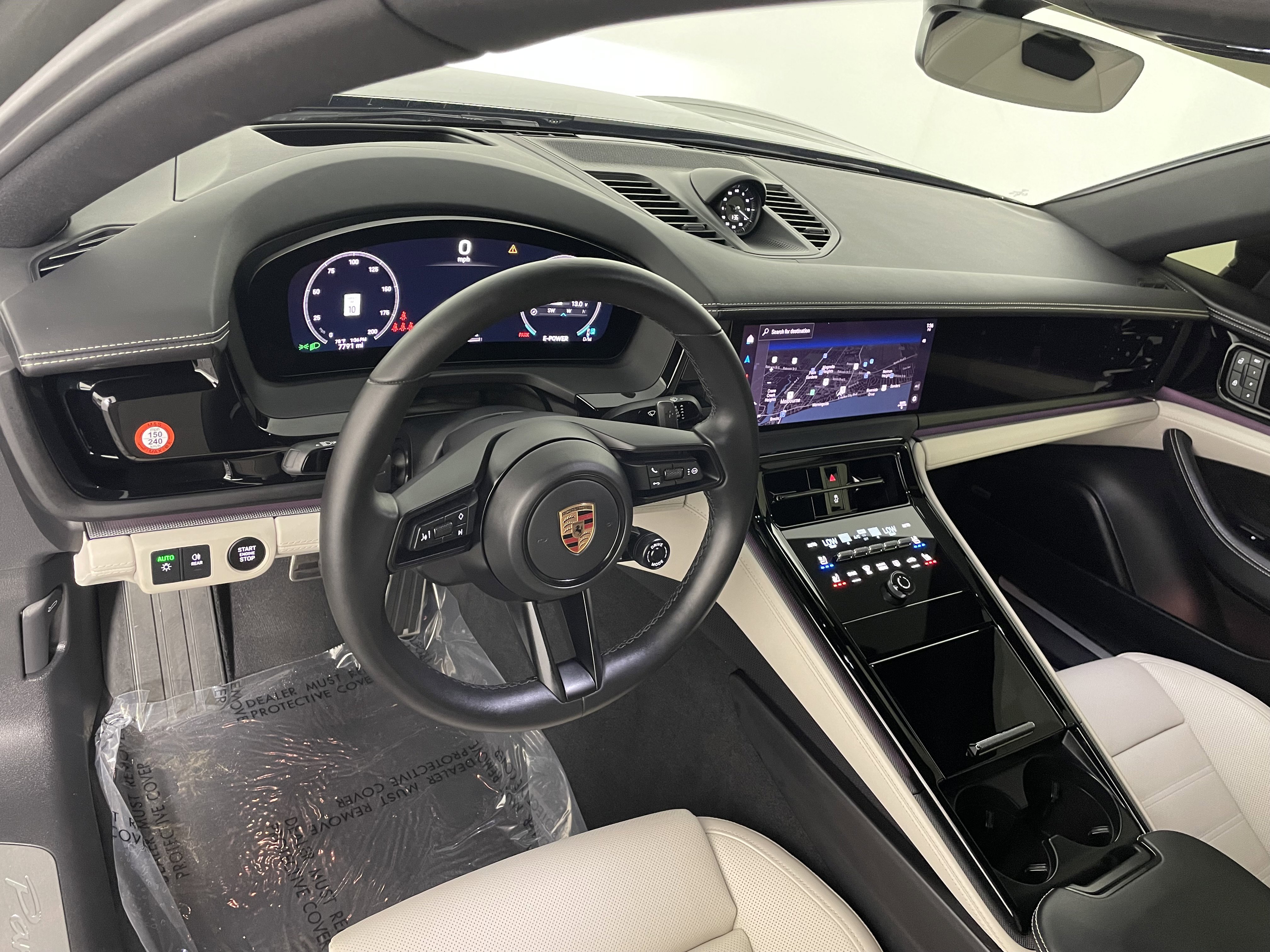 Certified 2025 Porsche Panamera 4S image 4