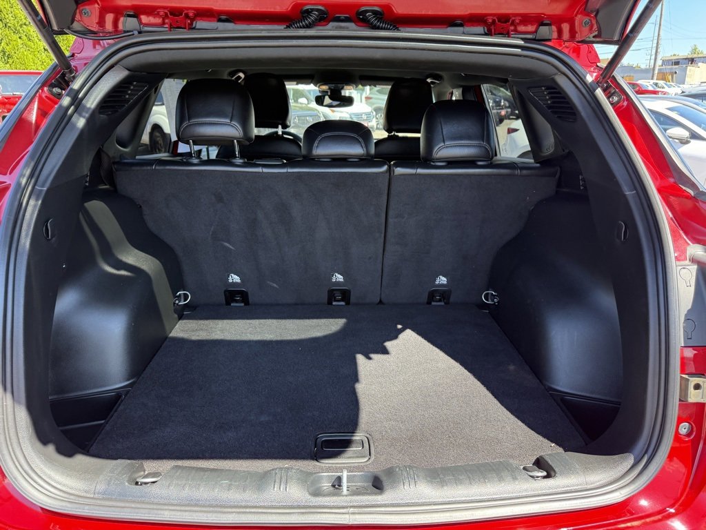 Used 2023 Jeep Compass Limited image 17