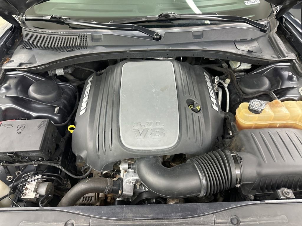Used 2019 Dodge Charger R/T w/ Blacktop Package RWD image 18