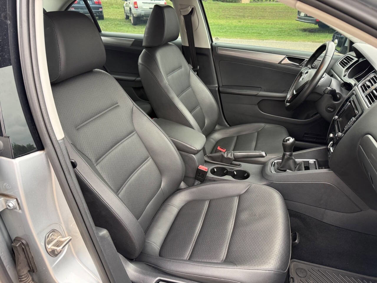 Used 2015 Volkswagen Jetta TDI SE image 23