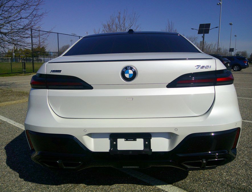 Used 2025 BMW 760i xDrive w/ Executive Package AWD/4WD image 87