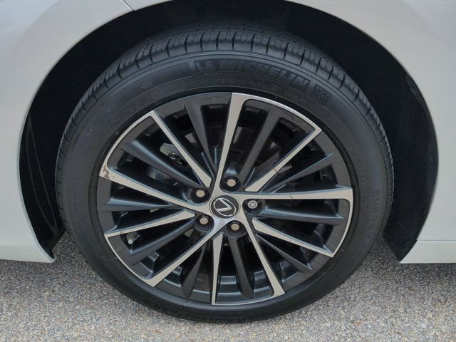 Certified 2025 Lexus ES 350 w/ Premium Package FWD image 11