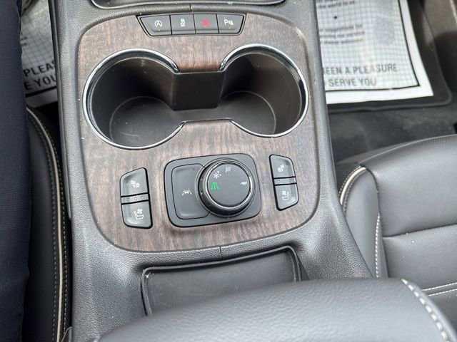 Used 2023 GMC Acadia Denali w/ Denali Ultimate Package FWD image 26