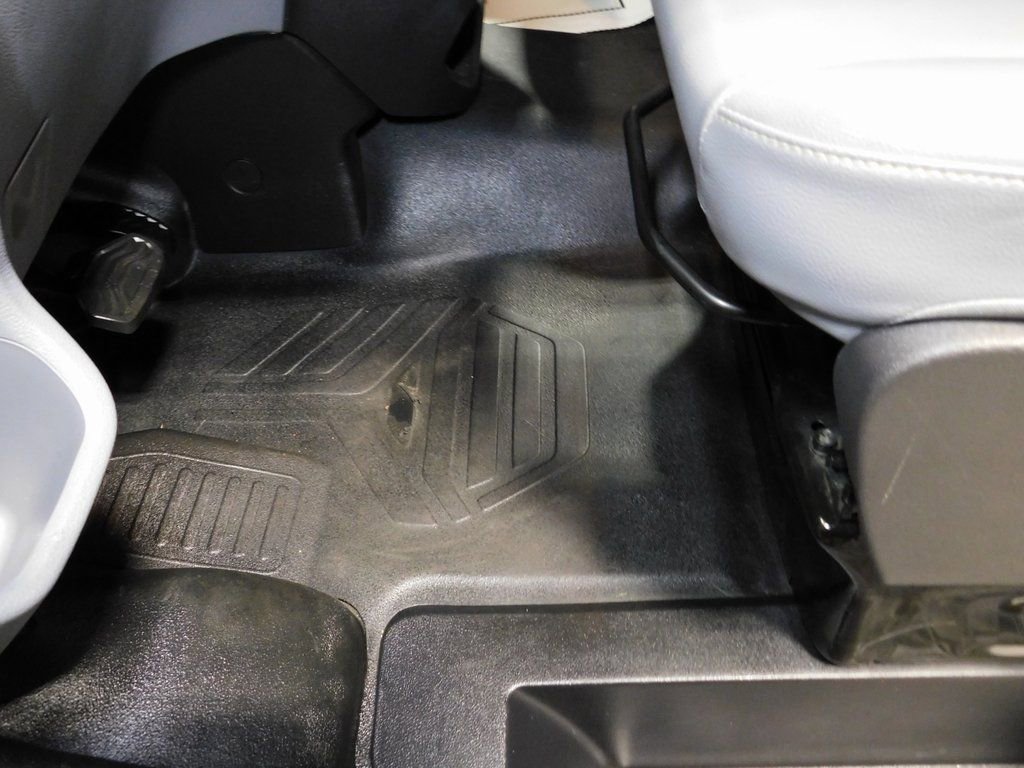 Used 2019 Ford Transit 250 148 Medium Roof RWD image 26