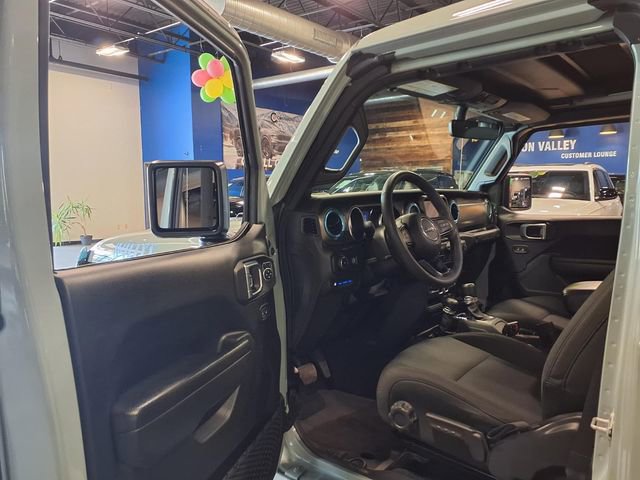 Used 2023 Jeep Wrangler Unlimited w/ Sun & Screen Package AWD/4WD image 16