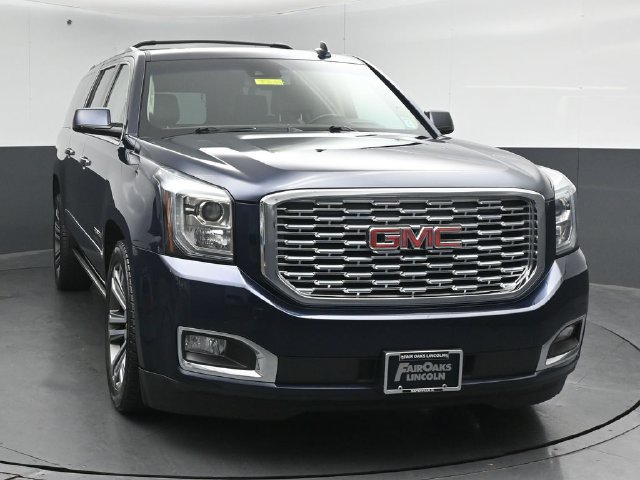 Used 2018 GMC Yukon XL Denali w/ Denali Ultimate Package AWD/4WD image 2
