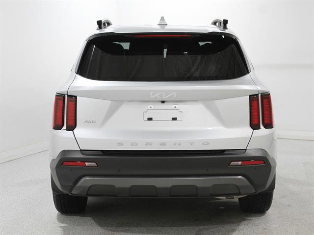 Used 2022 Kia Sorento S image 23