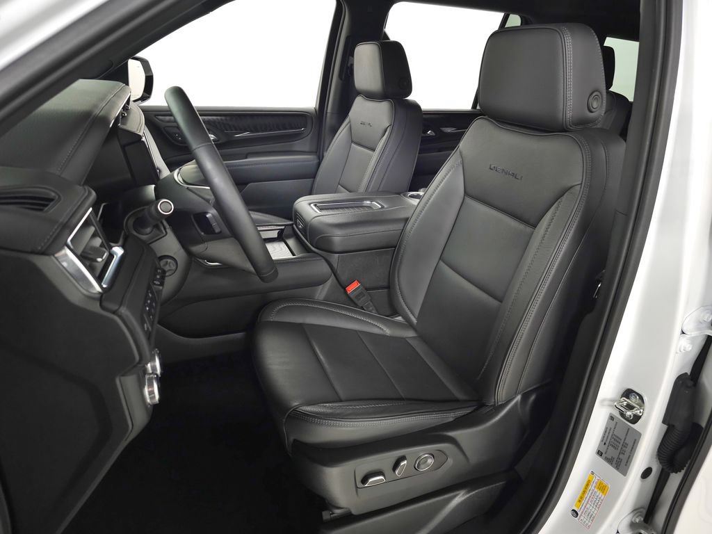 Used 2024 GMC Yukon Denali AWD/4WD image 18