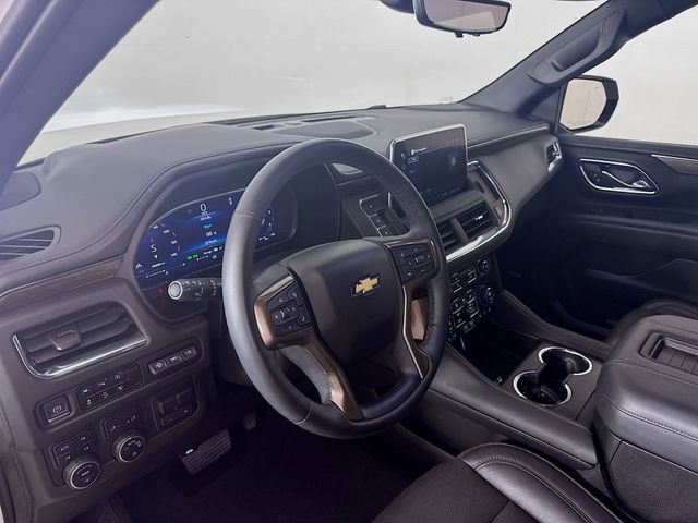 Used 2023 Chevrolet Suburban High Country image 11