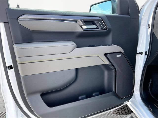 New 2026 Chevrolet Silverado 1500 ZR2 w/ LPO, Dark Essentials Package AWD/4WD image 24