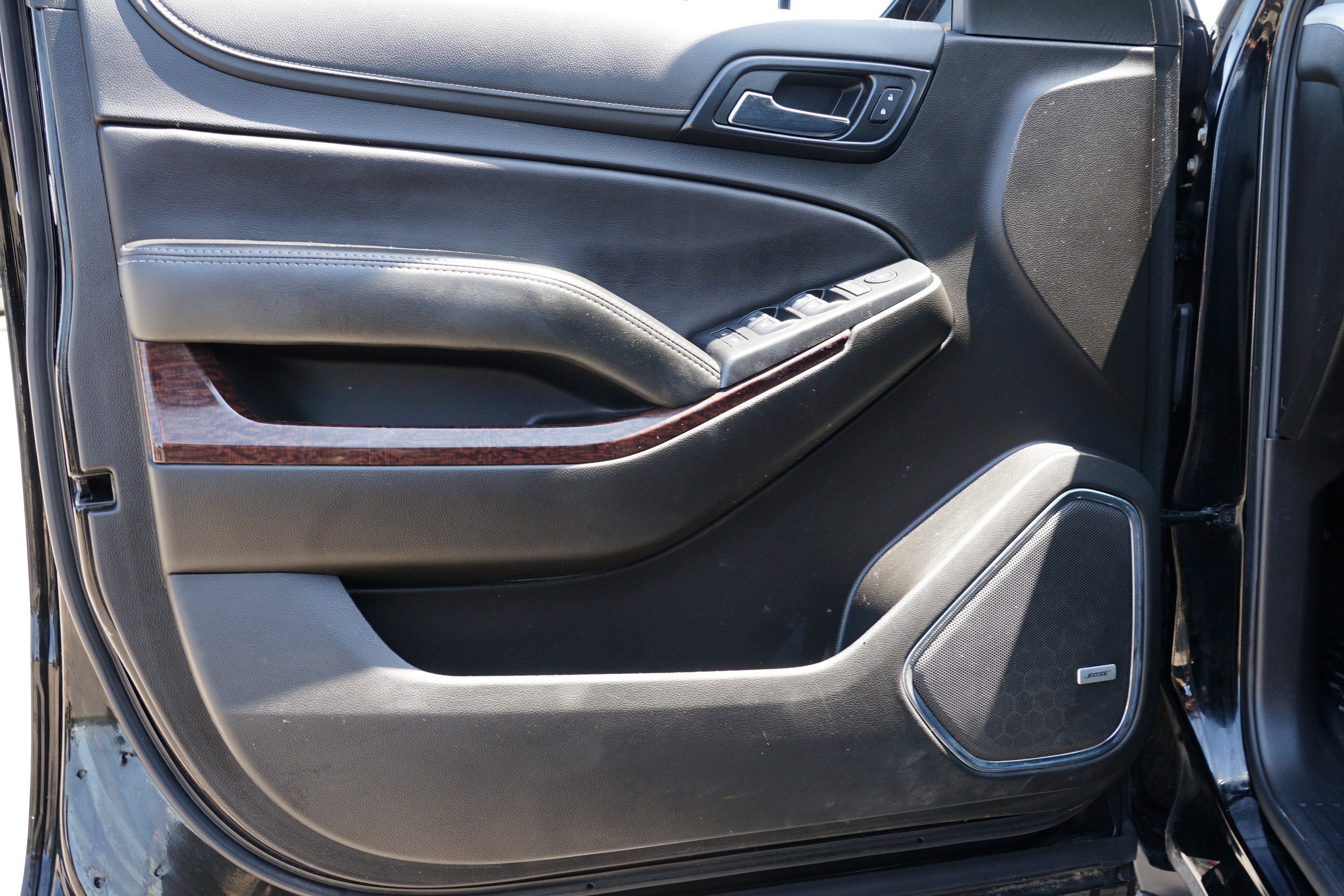 Used 2019 GMC Yukon XL SLE w/ SLE Value Package image 17