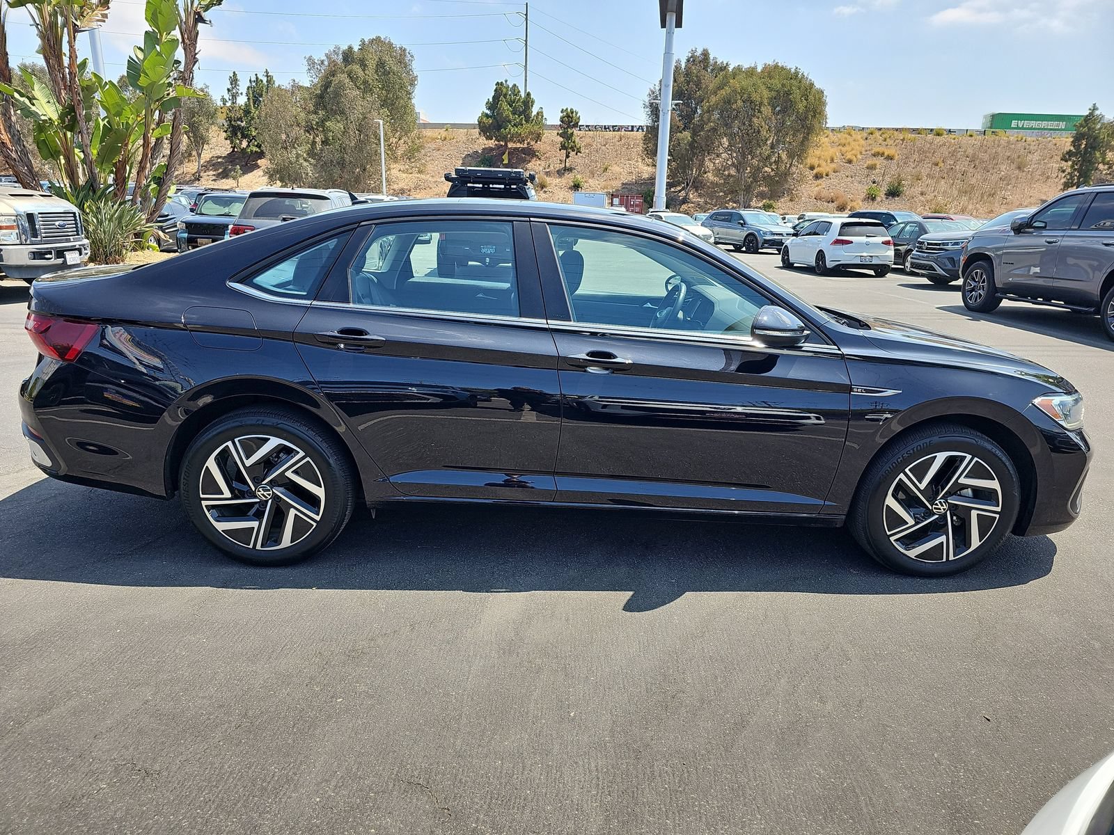 Certified 2023 Volkswagen Jetta SEL FWD image 4