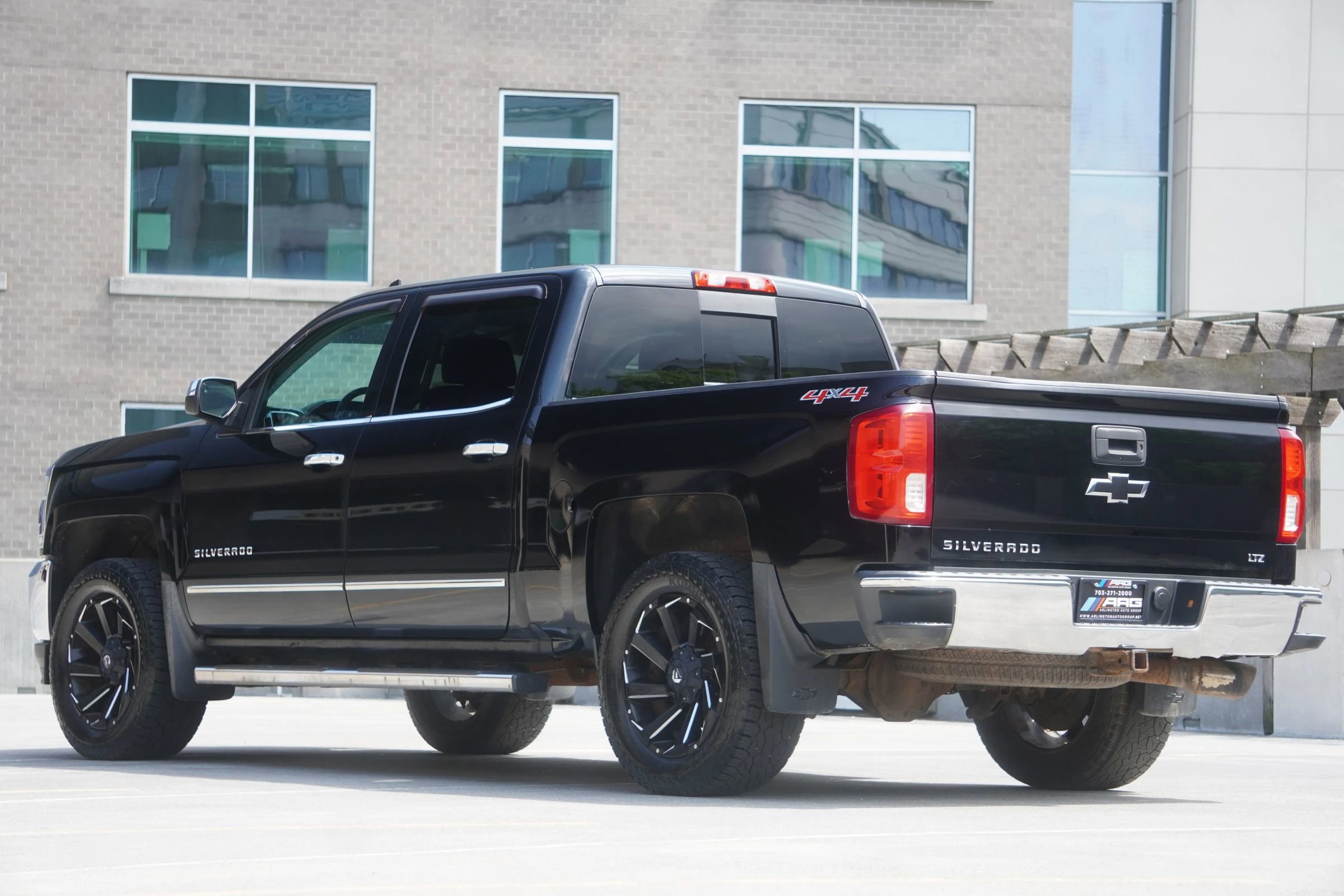 Used 2017 Chevrolet Silverado 1500 LTZ w/ Sport Package AWD/4WD image 10