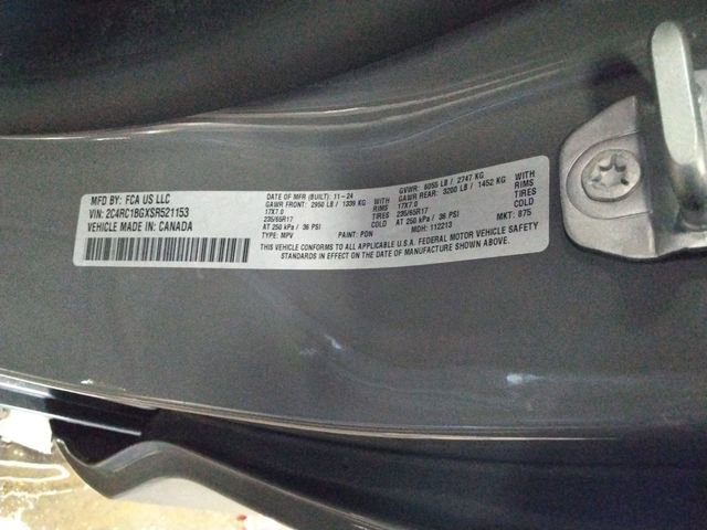 Used 2025 Chrysler Pacifica Select image 13