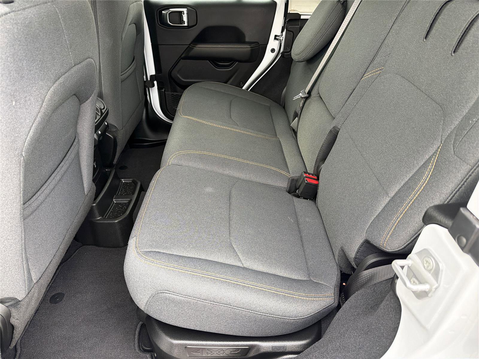 Used 2025 Jeep Wrangler Sahara w/ Safety Group image 21