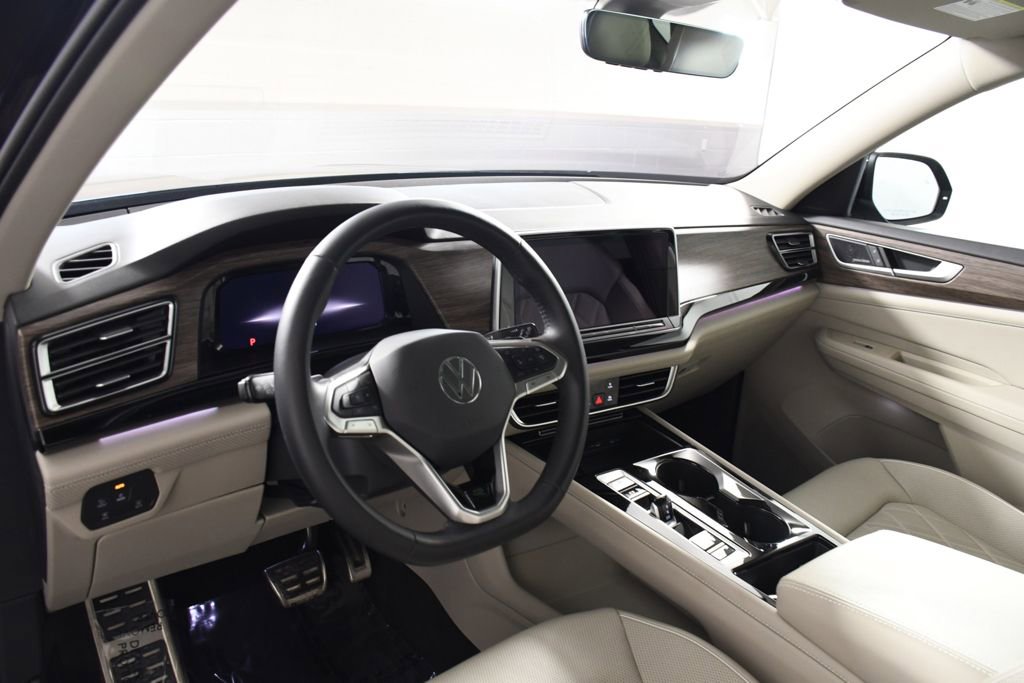 Used 2025 Volkswagen Atlas SEL Premium R-Line image 12