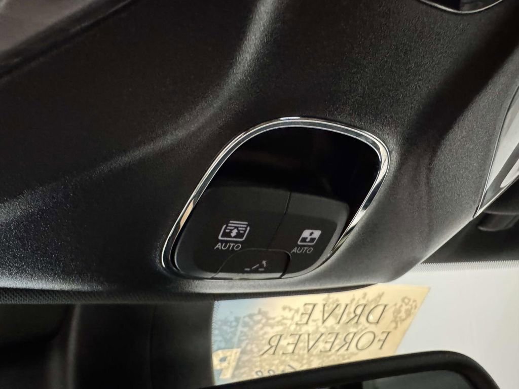 Used 2023 Jeep Compass Limited w/ Sun and Sound Group image 30