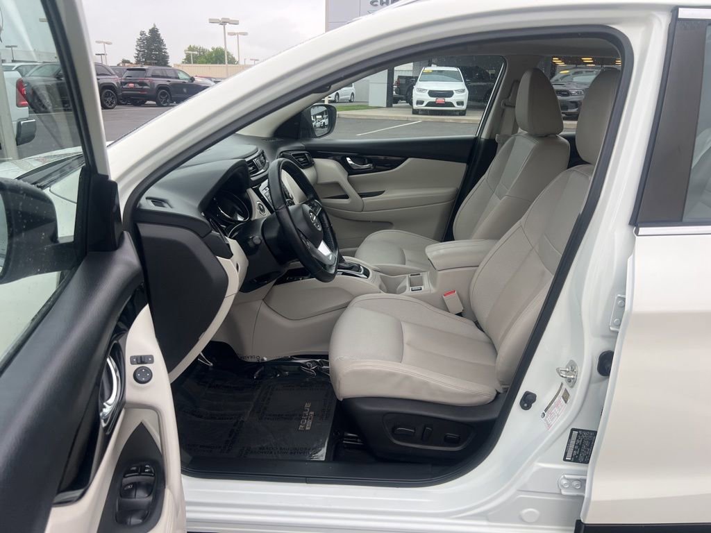 Used 2022 Nissan Rogue Sport SL w/ Premium Package AWD/4WD image 14