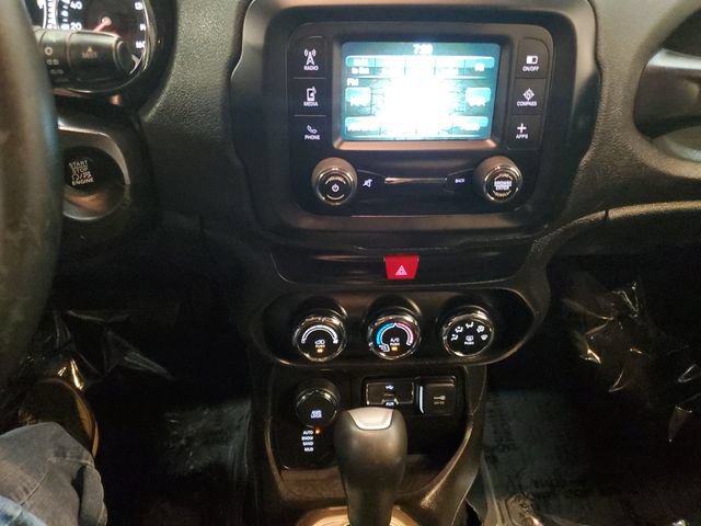 Used 2016 Jeep Renegade Latitude AWD/4WD image 19