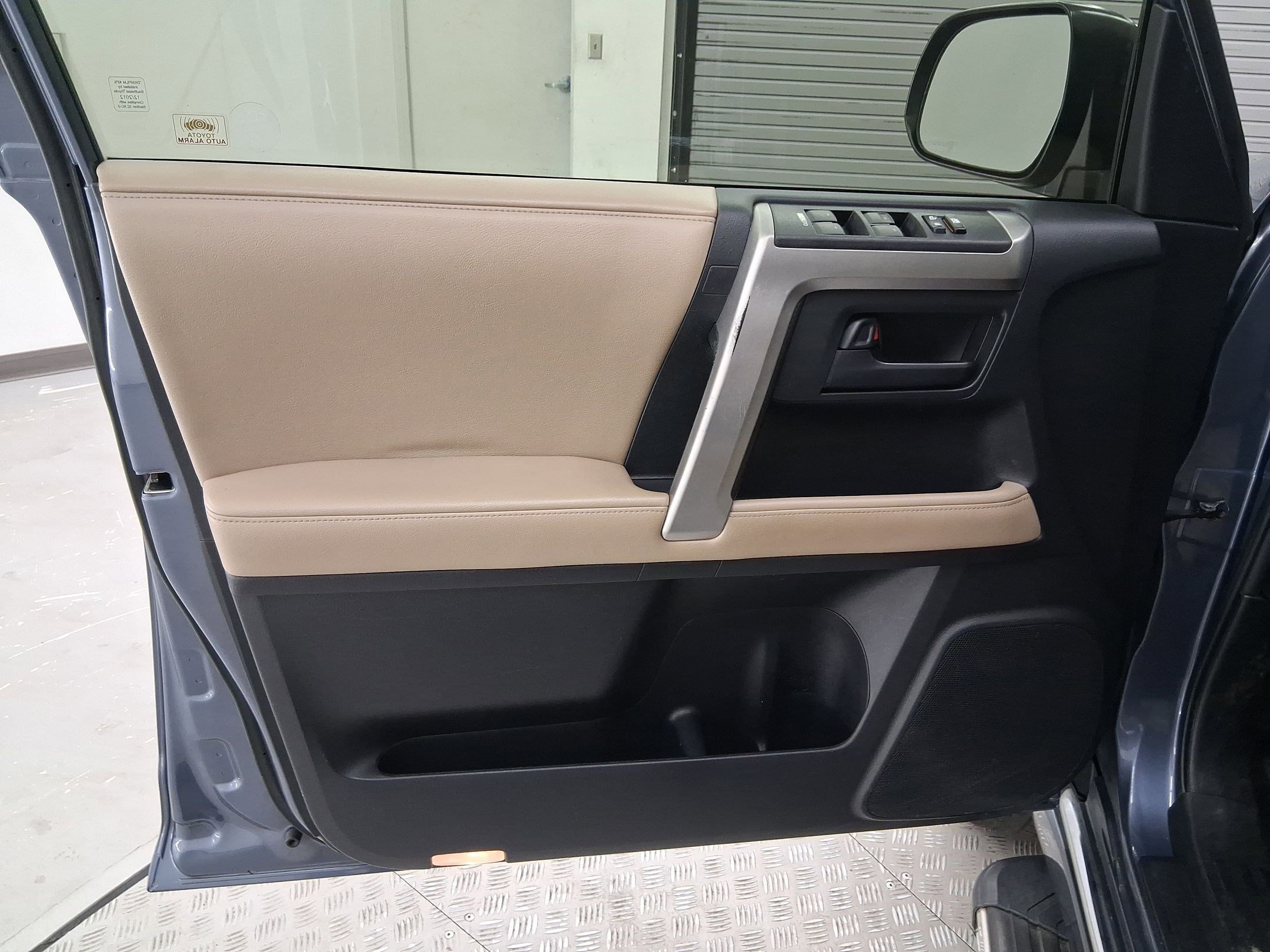 Used 2013 Toyota 4Runner Limited image 25