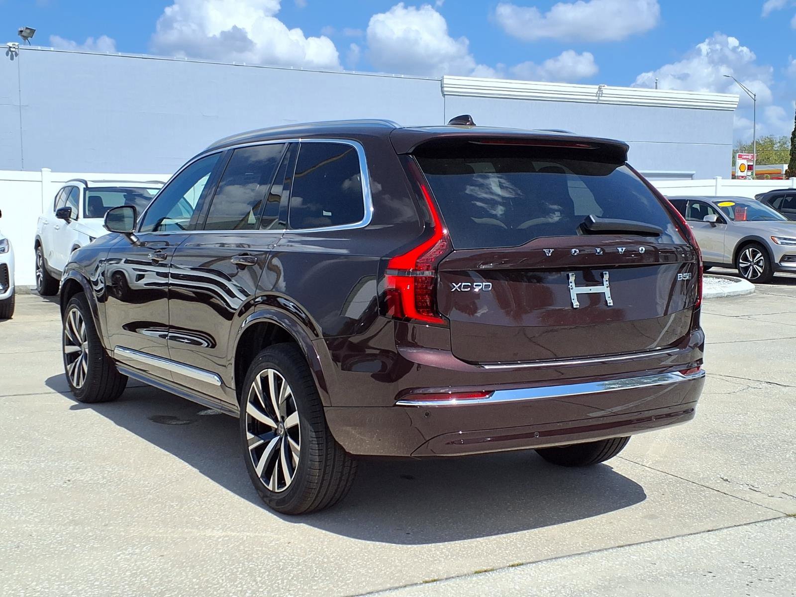 New 2026 Volvo XC90 B5 Core w/ Protection Package Premier image 5