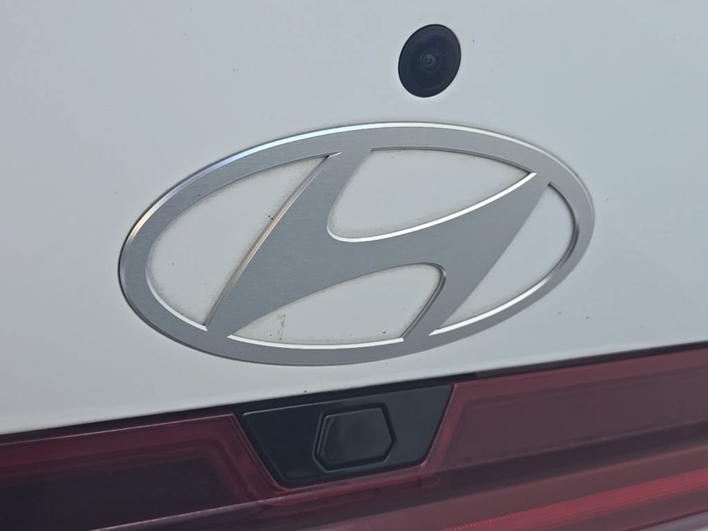 Used 2025 Hyundai Elantra Limited FWD image 34