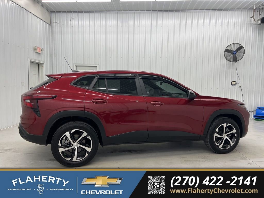 Used 2025 Chevrolet Trax RS w/ Driver Confidence Package video 2