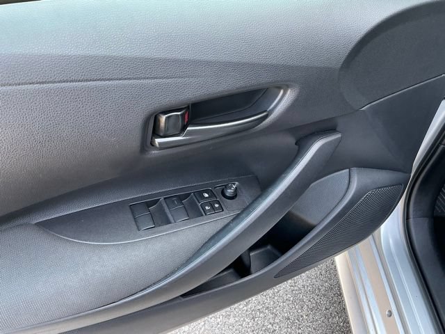 Used 2025 Toyota Corolla LE FWD image 15