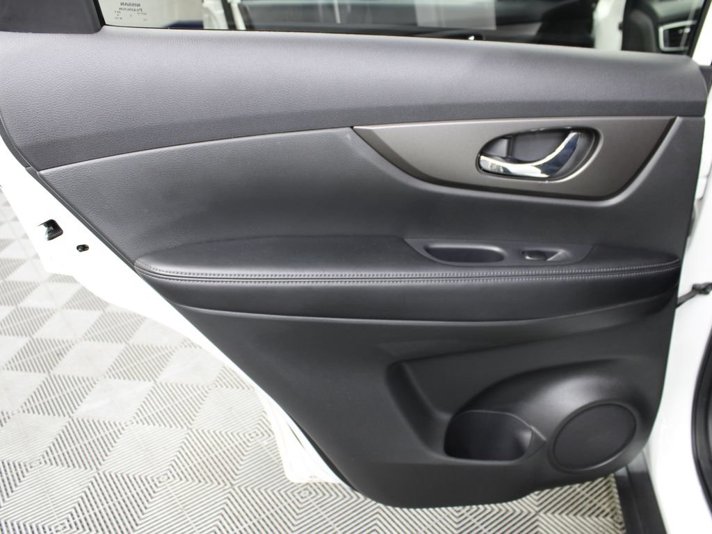 Used 2015 Nissan Rogue SV AWD/4WD image 50