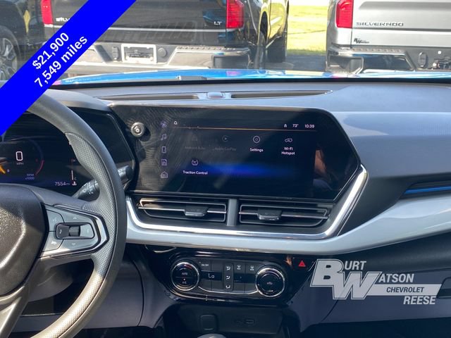 Used 2025 Chevrolet Trax LT FWD image 24
