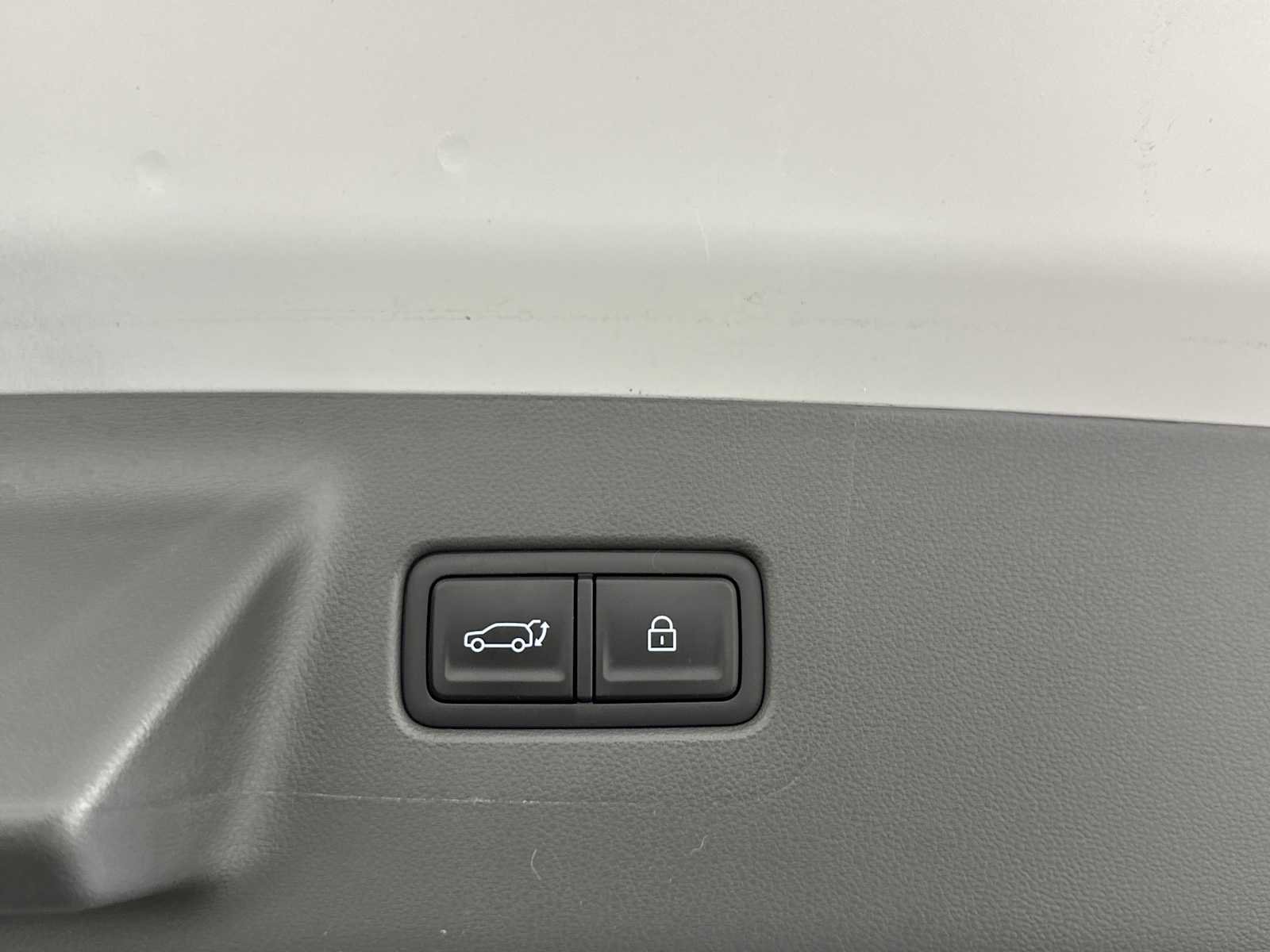 Certified 2025 Hyundai Santa Fe SE image 25