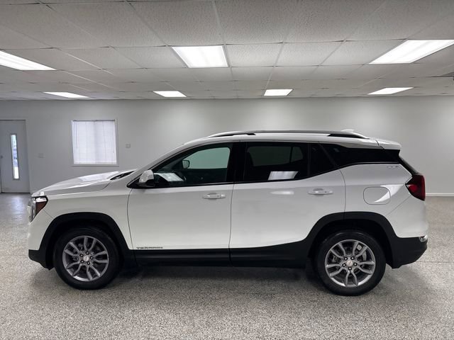 Used 2024 GMC Terrain SLT image 4