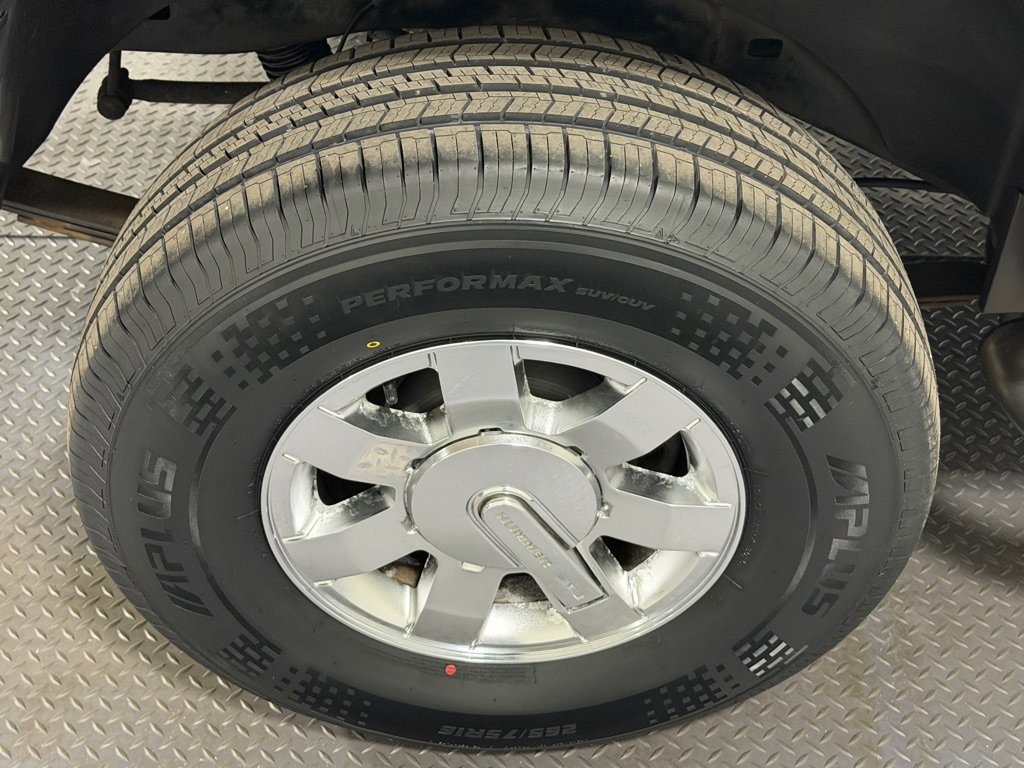 Used 2009 HUMMER H3 Alpha image 19