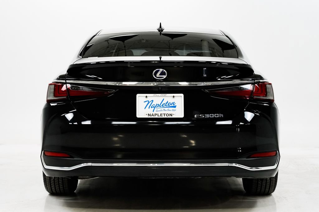 Used 2020 Lexus ES 300h 300h w/ Premium Package image 32