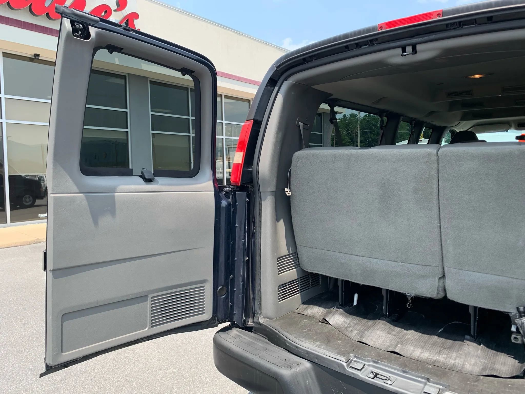 Used 2012 Chevrolet Express 3500 LS RWD image 33