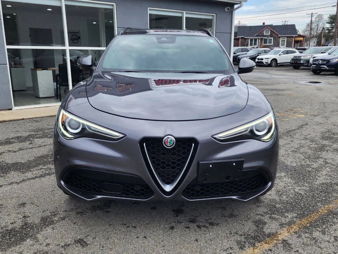 Used 2018 Alfa Romeo Stelvio Ti Sport image 2