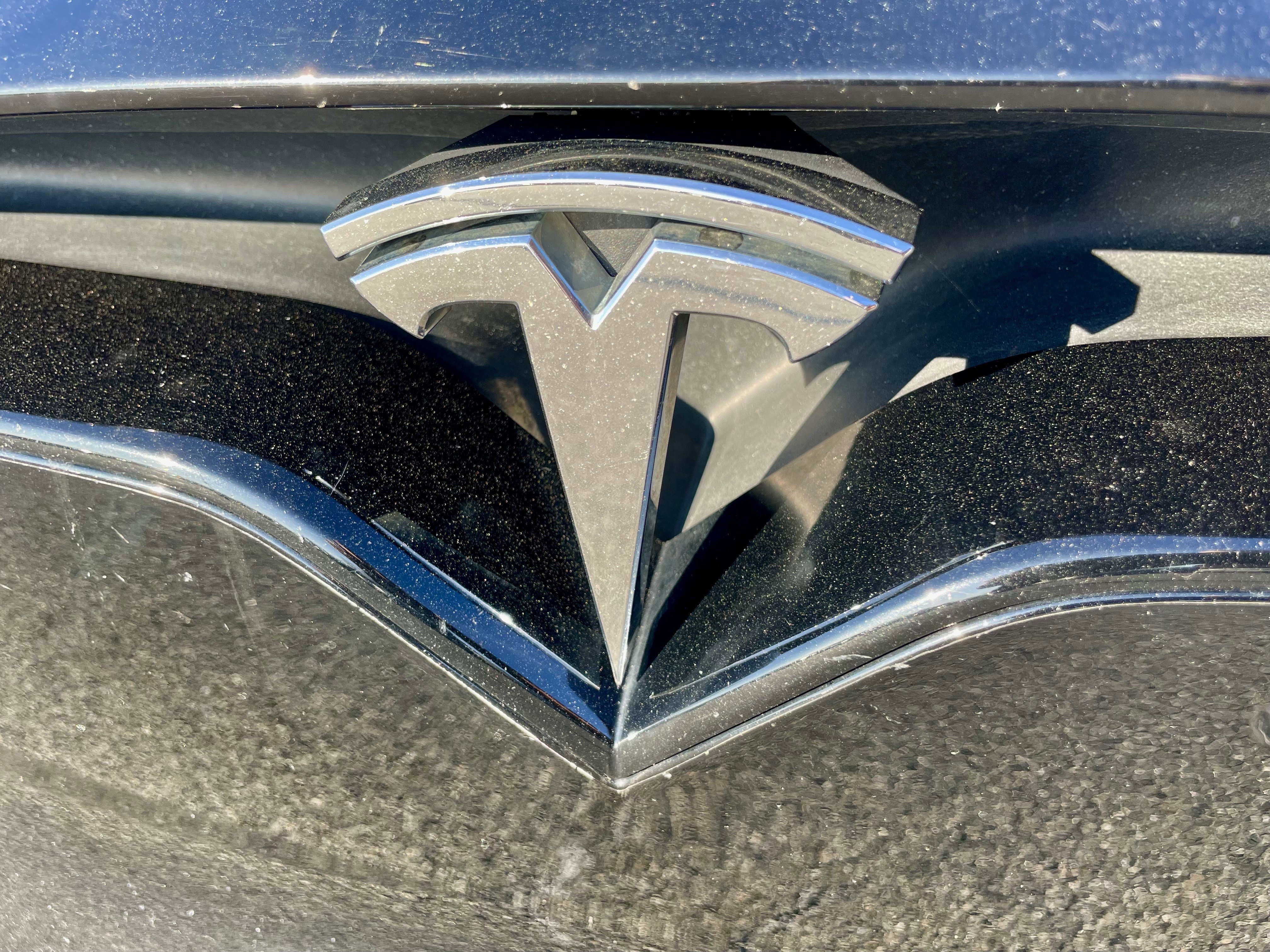 Used 2022 Tesla Model X Plaid image 34