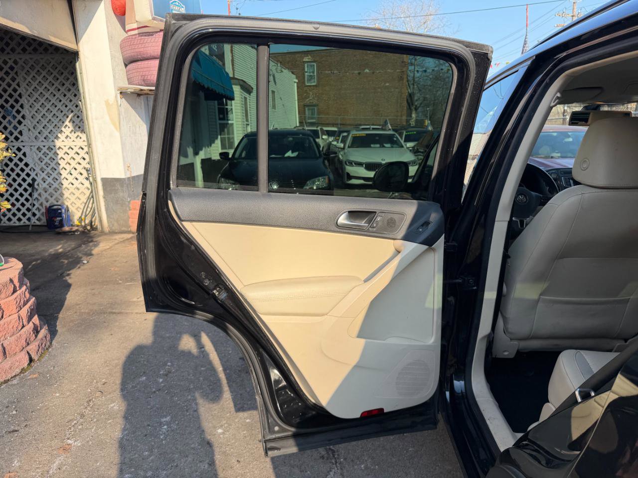 Used 2016 Volkswagen Tiguan S image 23