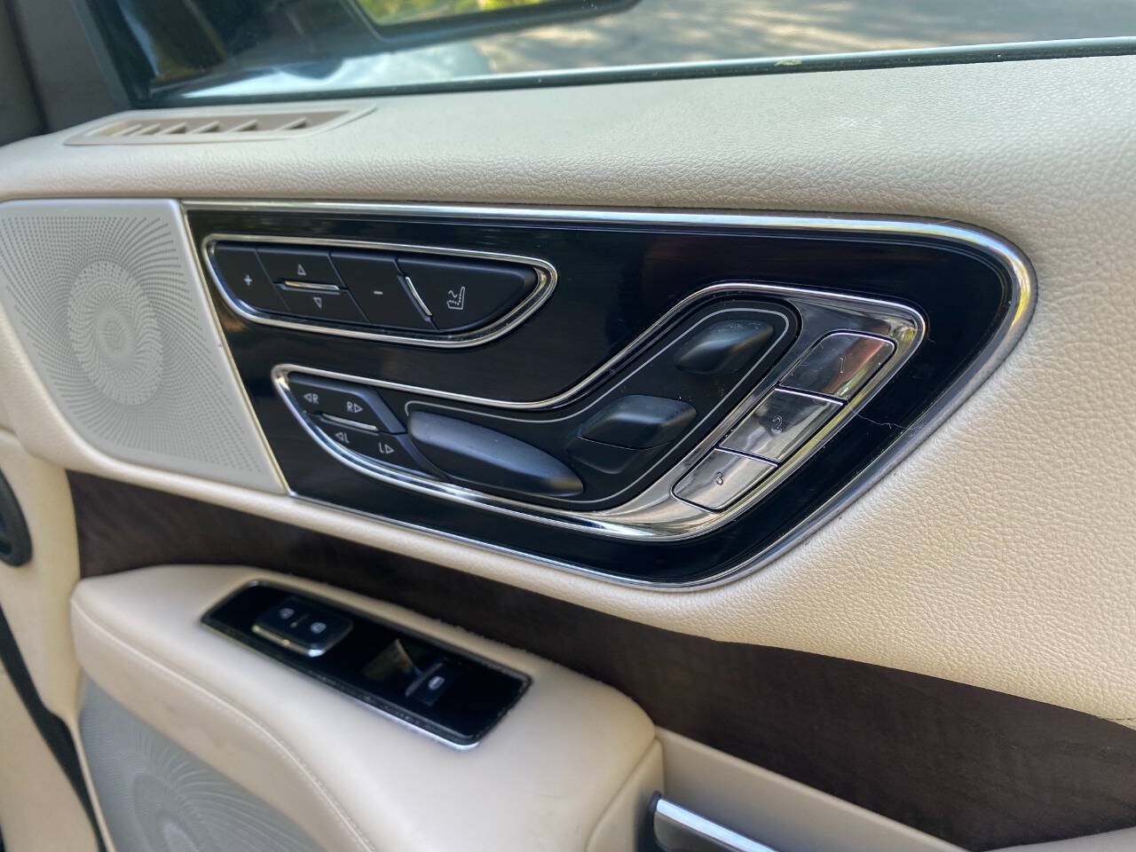 Used 2019 Lincoln Navigator Reserve AWD/4WD image 69