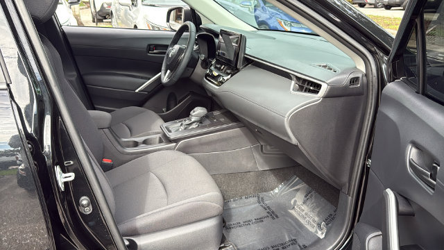 Used 2026 Toyota Corolla Cross LE FWD image 13